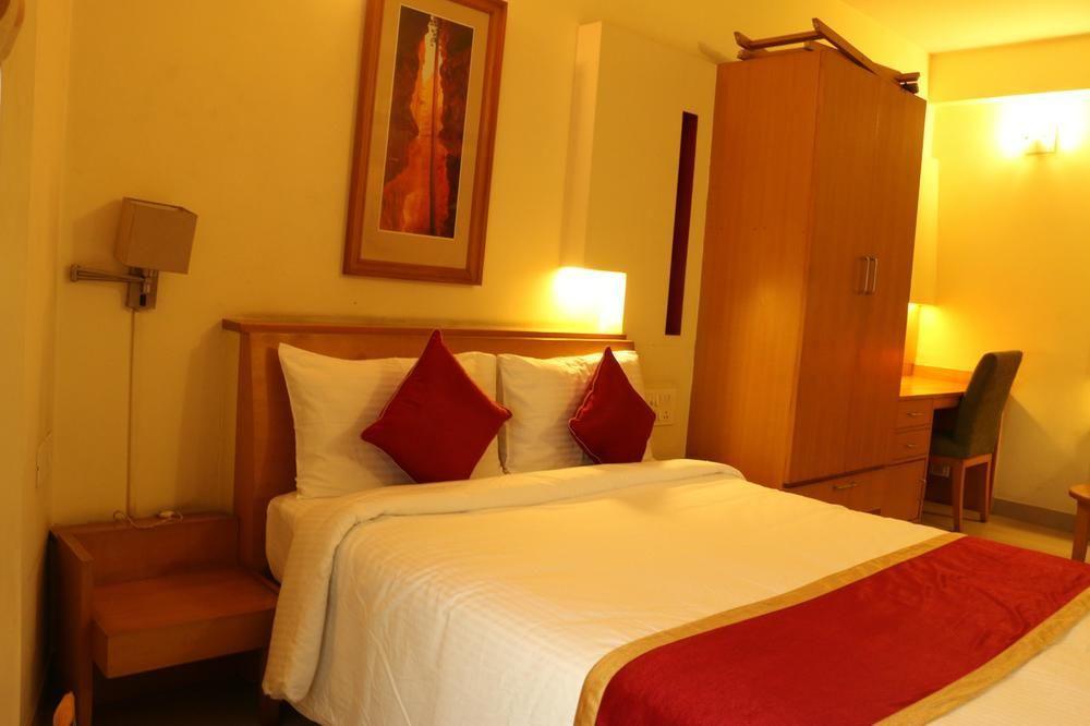 Capital O 333 Hotel Crystal Homes Bangalore Eksteriør billede