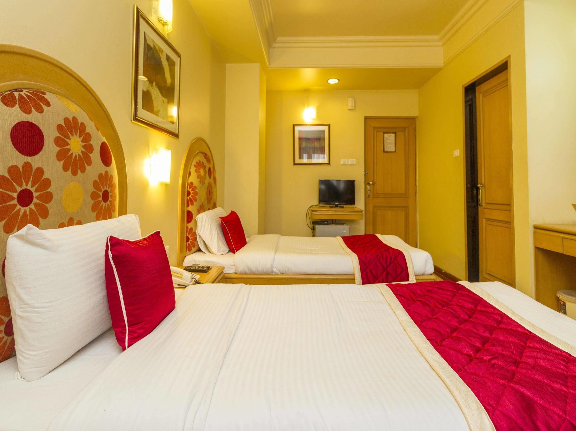 Capital O 333 Hotel Crystal Homes Bangalore Eksteriør billede